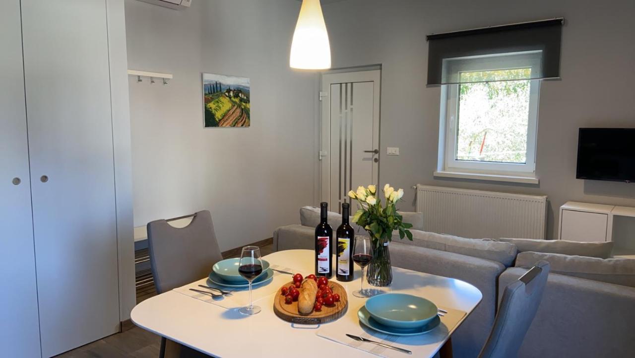 Apartmani Zuzic Porec Bagian luar foto