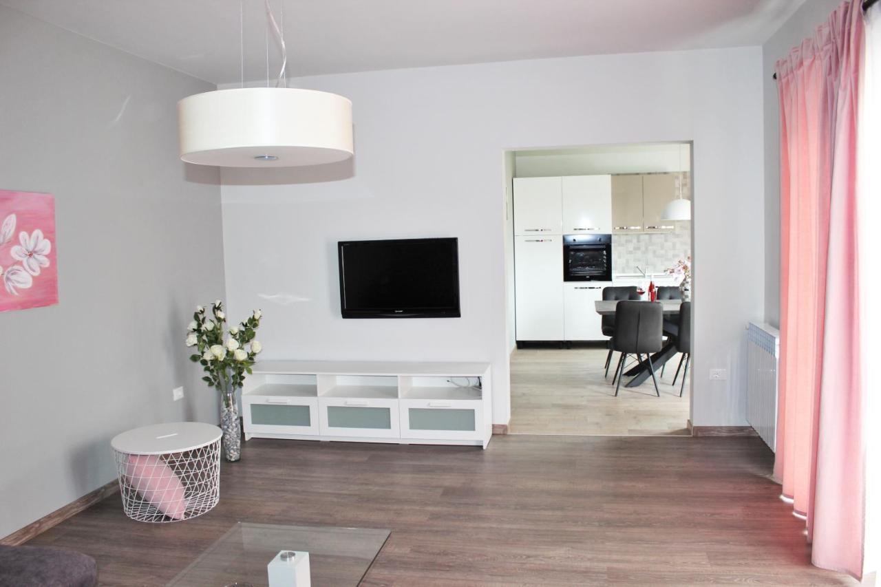 Apartmani Zuzic Porec Bagian luar foto