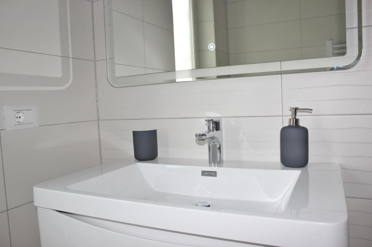 Apartmani Zuzic Porec Bagian luar foto